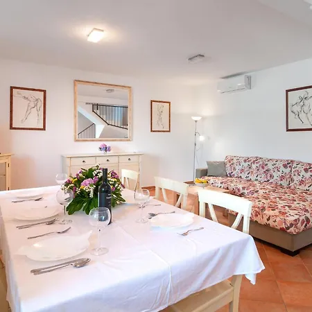 Holiday home Bb Vi *